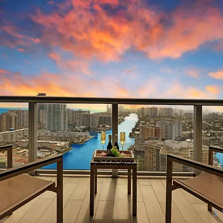 Spacious 2Br Condo, Sleeps 6, Beachwalk Resort